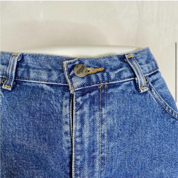 CHIC Vintage High Waisted Mom Jeans - Picture 3 of 9